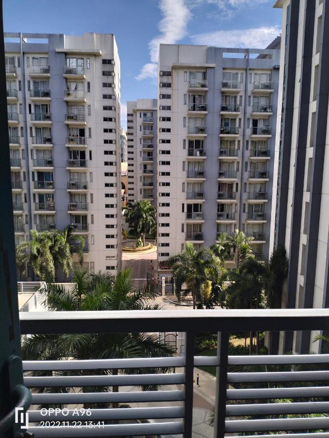 Pasay Condotel Near Resorts World & Airport Buitenkant foto